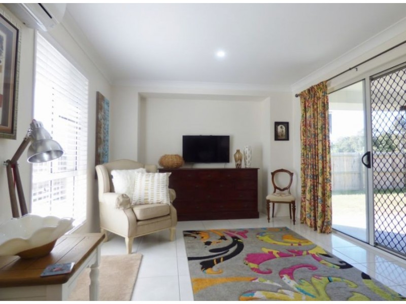 76 Naomi Drive, Crows Nest QLD 4355