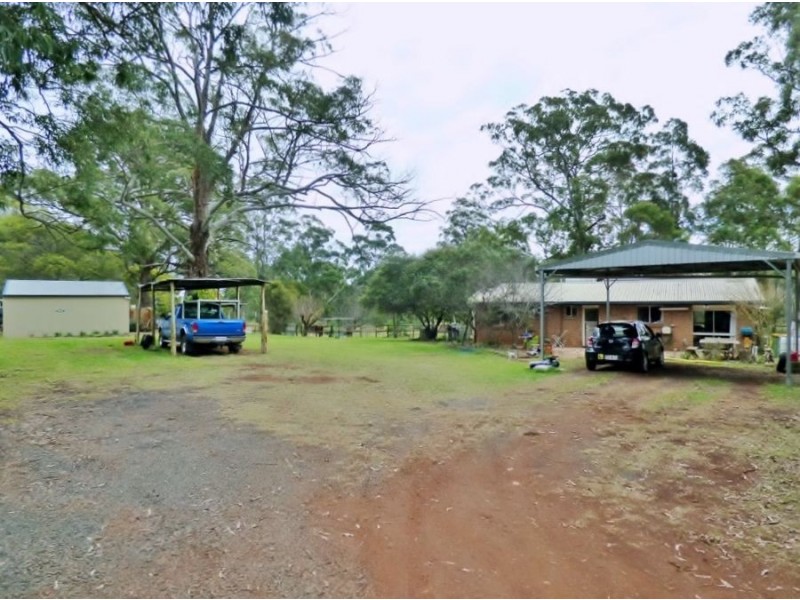 133 Brennan rd, Hampton QLD 4352