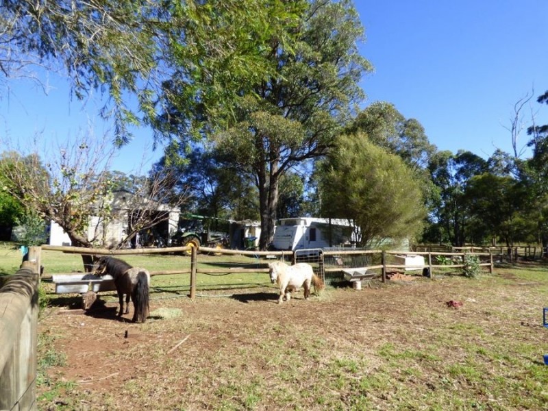 133 Brennan rd, Hampton QLD 4352