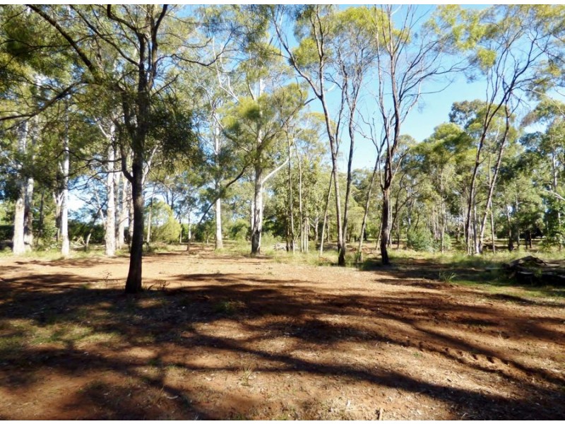 133 Brennan rd, Hampton QLD 4352