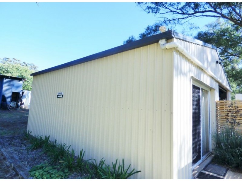 133 Brennan rd, Hampton QLD 4352