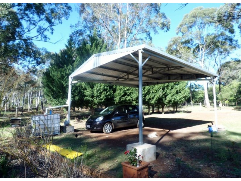 133 Brennan rd, Hampton QLD 4352