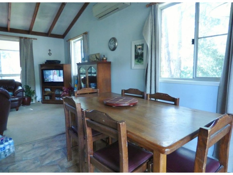 133 Brennan rd, Hampton QLD 4352