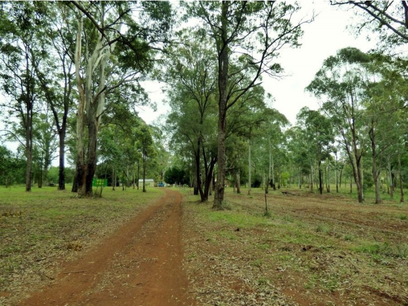 133 Brennan rd, Hampton QLD 4352