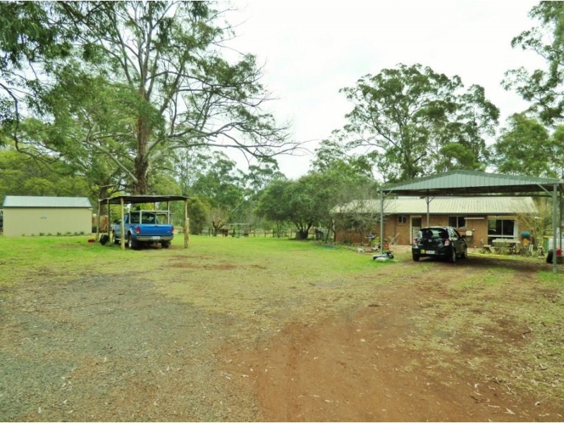 133 Brennan rd, Hampton QLD 4352
