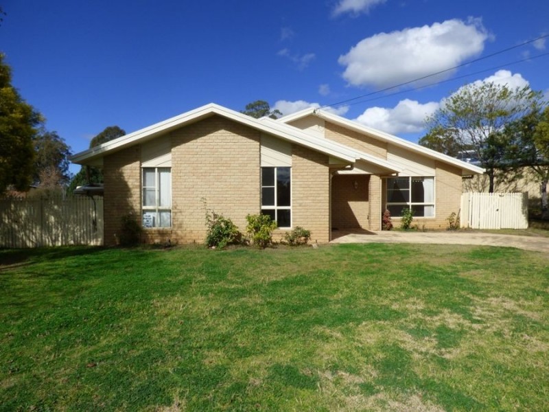 34 Andrews Rd, Crows Nest QLD 4355