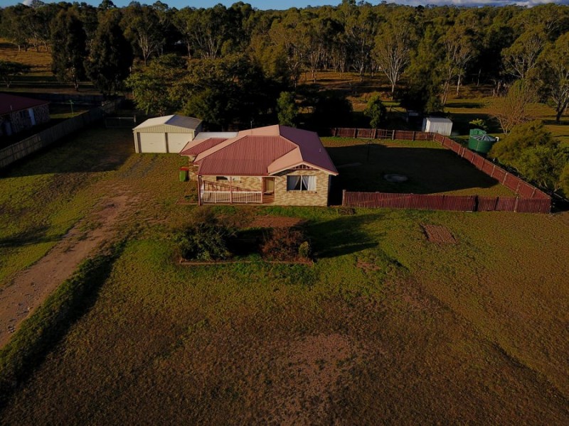 6 Devoncourt Road, Crows Nest QLD 4355