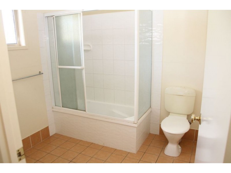 6 Devoncourt Road, Crows Nest QLD 4355