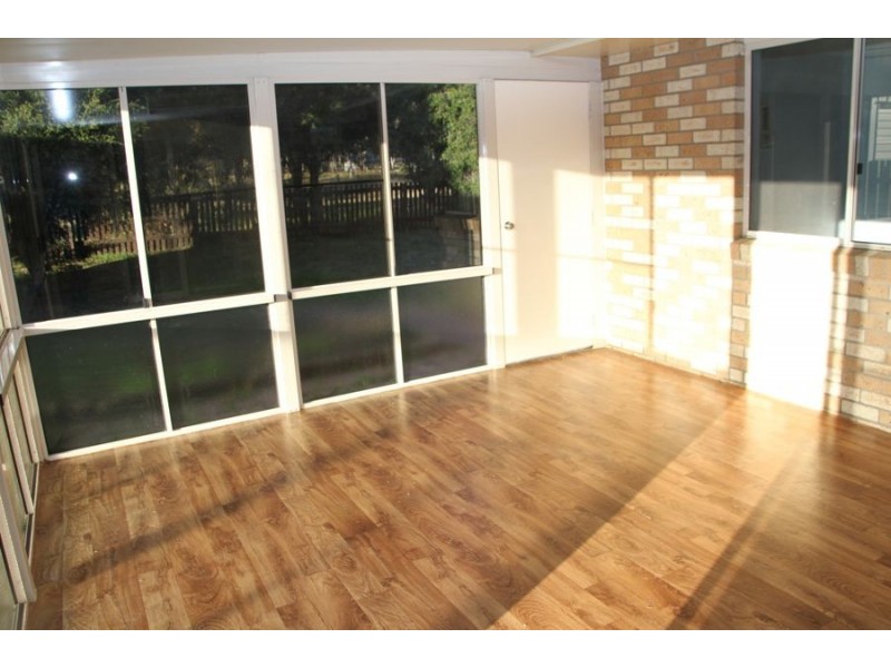 6 Devoncourt Road, Crows Nest QLD 4355