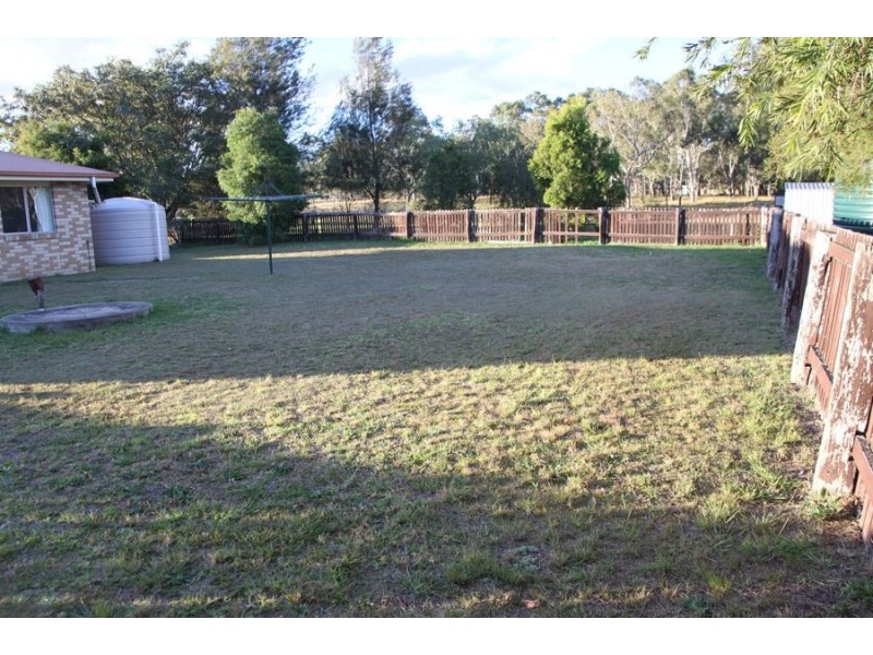 6 Devoncourt Road, Crows Nest QLD 4355