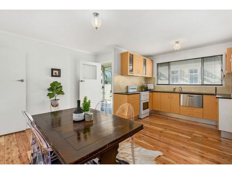8 Nolan St, Crows Nest QLD 4355