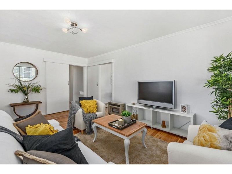 8 Nolan St, Crows Nest QLD 4355