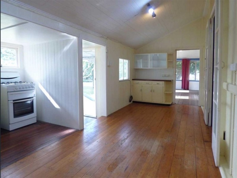 23 Esk Street, Crows Nest QLD 4355
