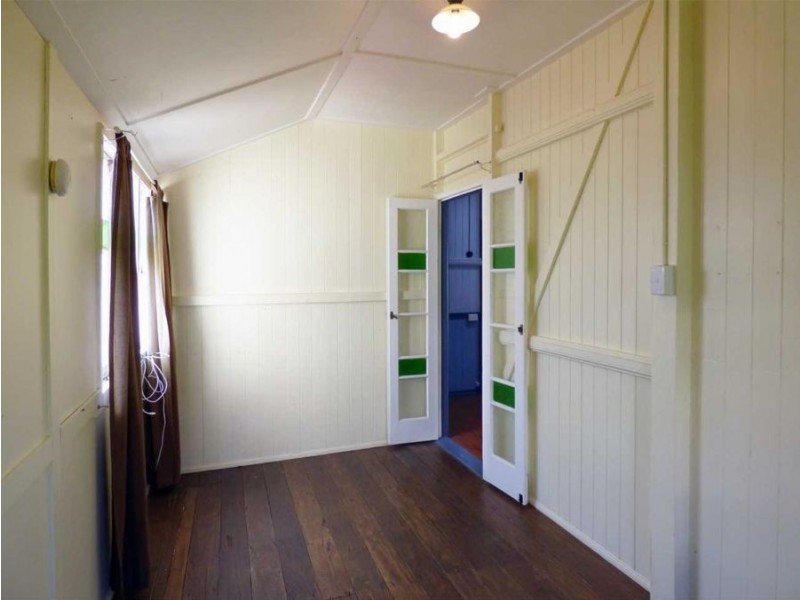 23 Esk Street, Crows Nest QLD 4355