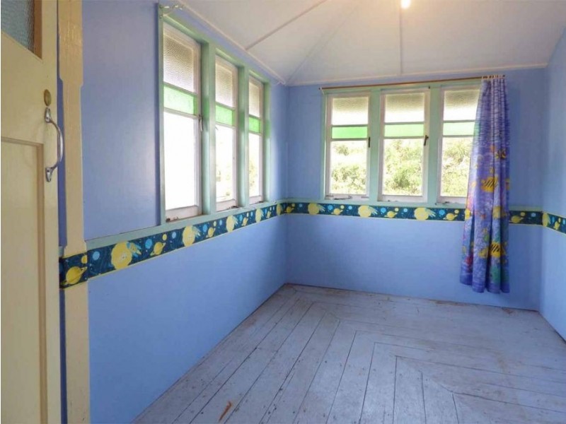 23 Esk Street, Crows Nest QLD 4355