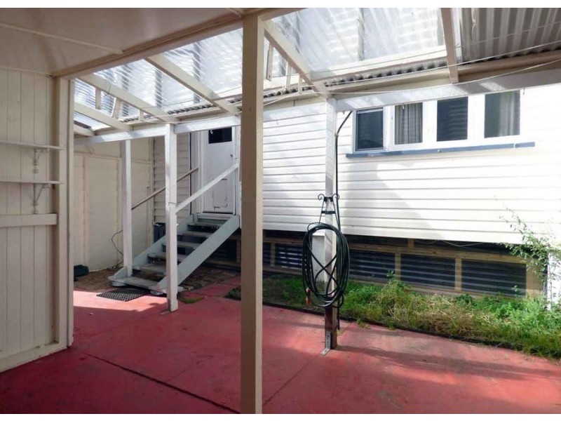 23 Esk Street, Crows Nest QLD 4355