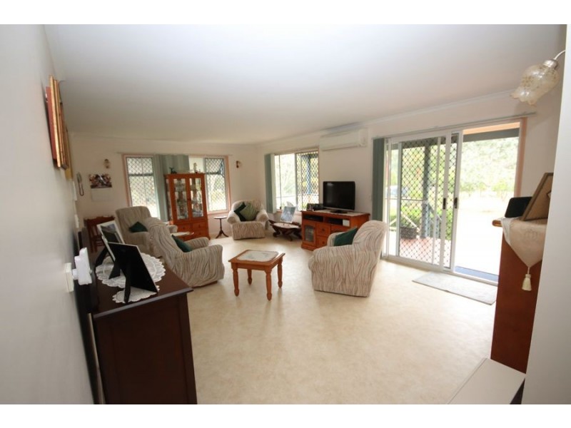 17 Gilliland Crescent, Blackbutt QLD 4306