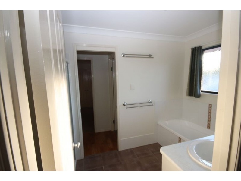 53A South Street, Crows Nest QLD 4355