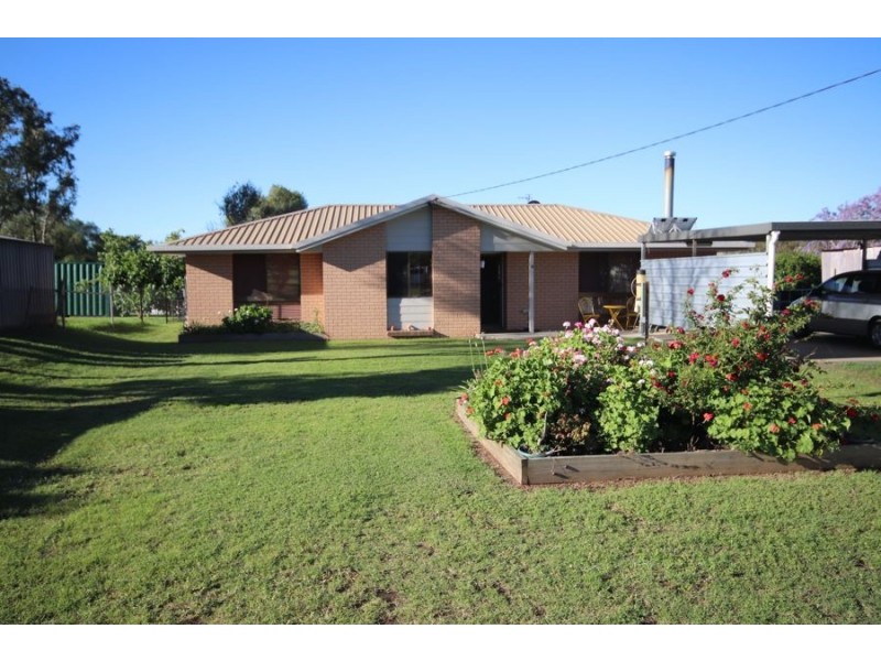 13 Edward Street, Goombungee QLD 4354