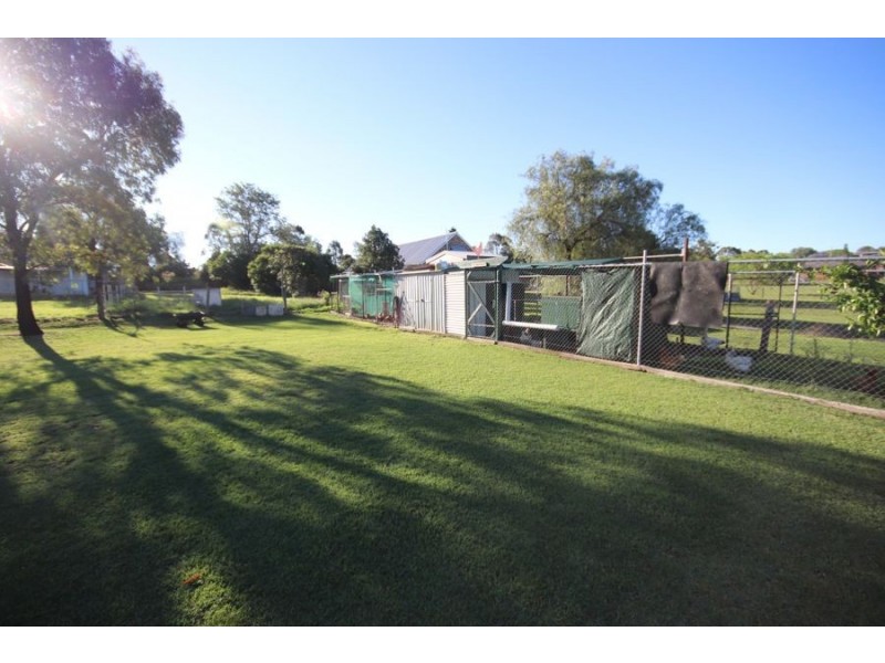 13 Edward Street, Goombungee QLD 4354