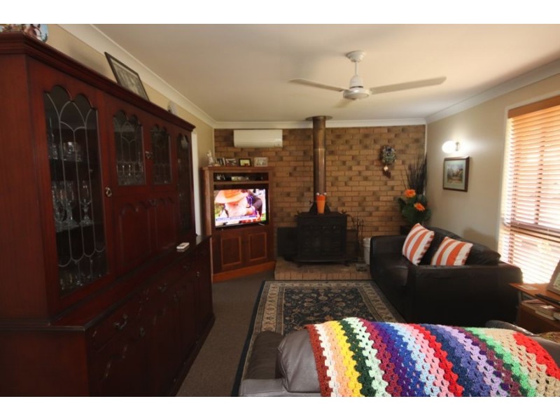 13 Edward Street, Goombungee QLD 4354