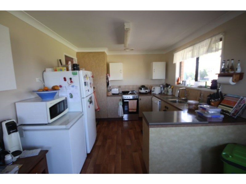 13 Edward Street, Goombungee QLD 4354