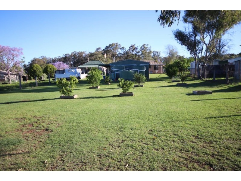 13 Edward Street, Goombungee QLD 4354