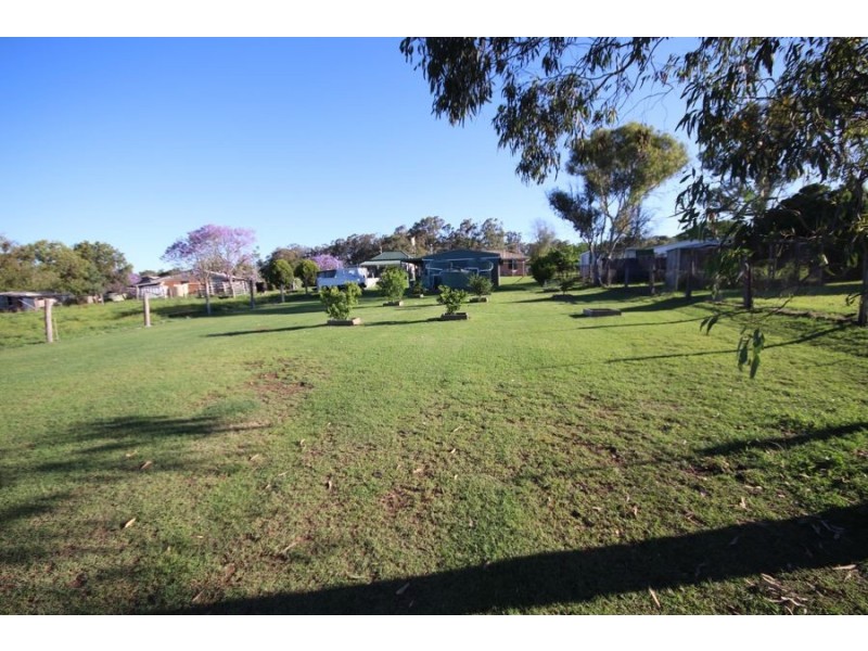 13 Edward Street, Goombungee QLD 4354