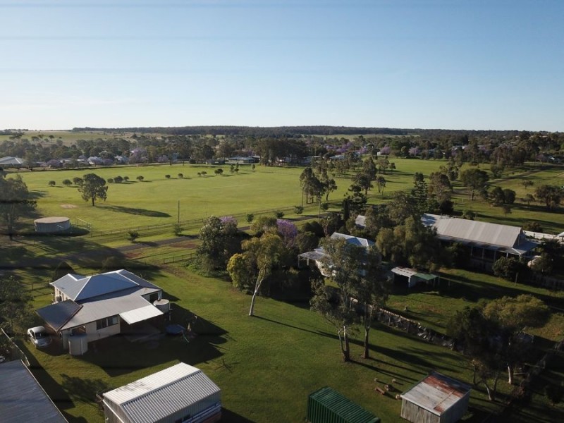 13 Edward Street, Goombungee QLD 4354