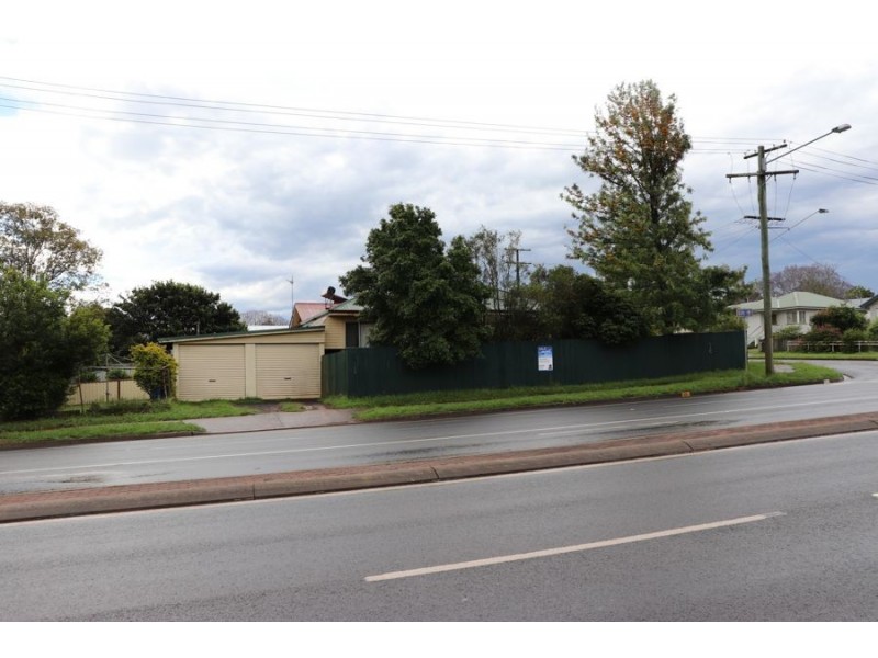 2 Coonan st, Harlaxton QLD 4350