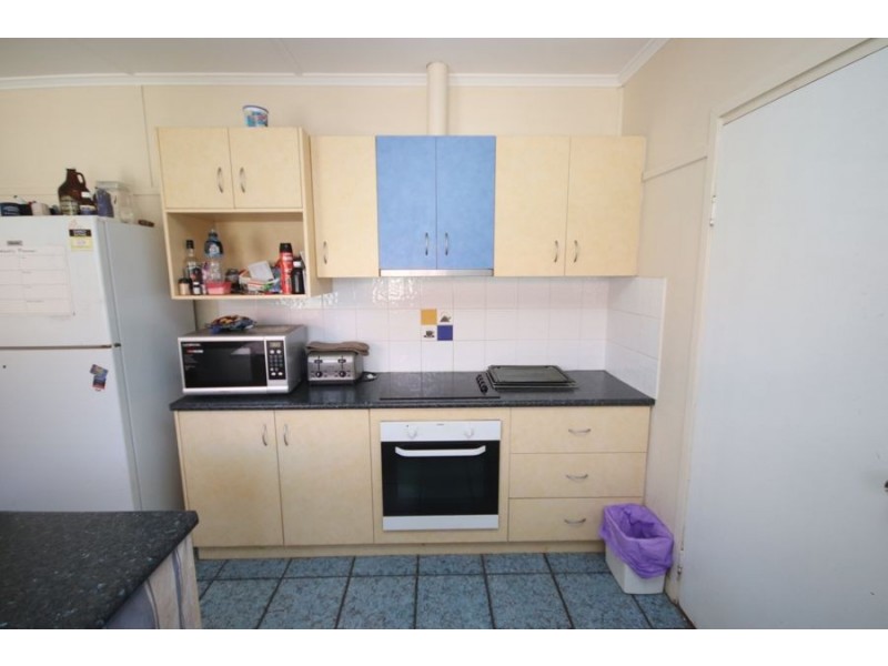 2 Coonan st, Harlaxton QLD 4350