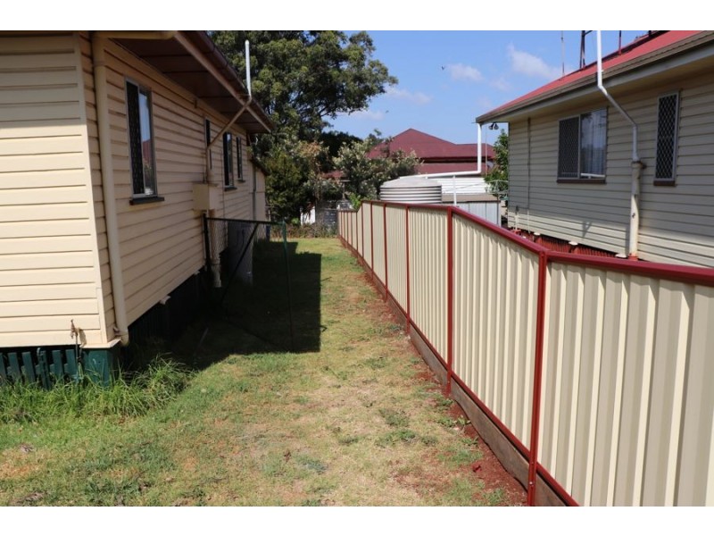 2 Coonan st, Harlaxton QLD 4350