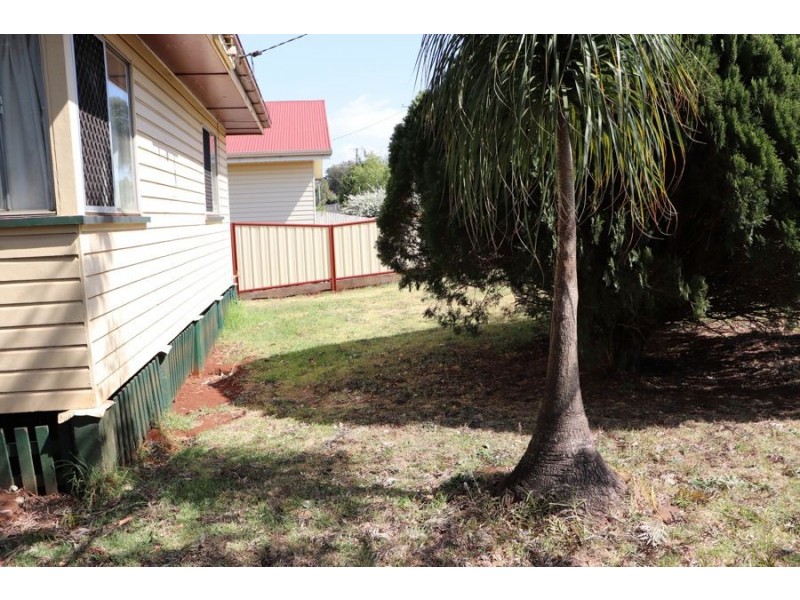 2 Coonan st, Harlaxton QLD 4350