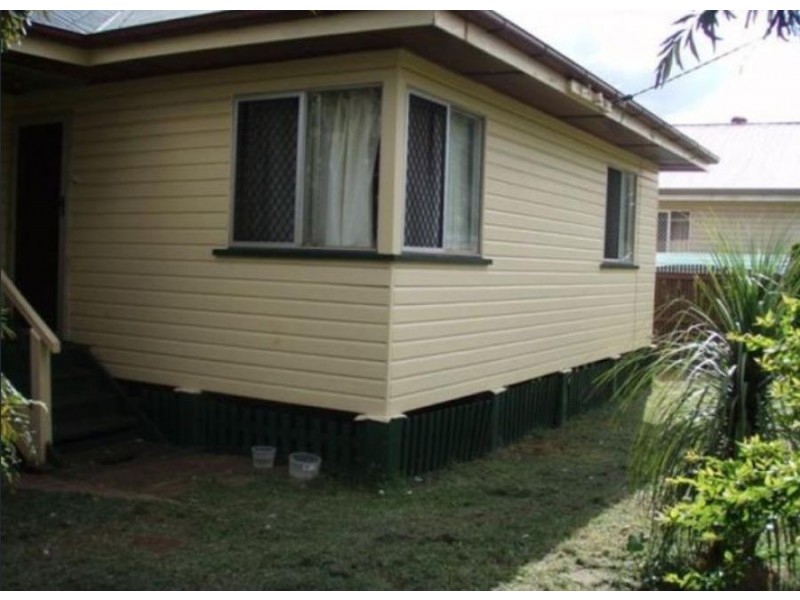 2 Coonan st, Harlaxton QLD 4350