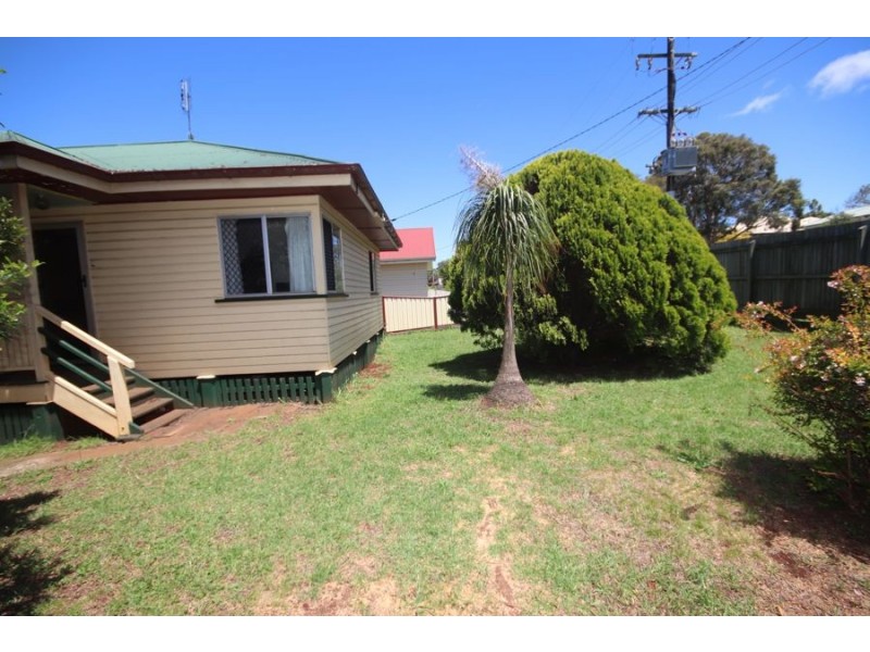 2 Coonan st, Harlaxton QLD 4350