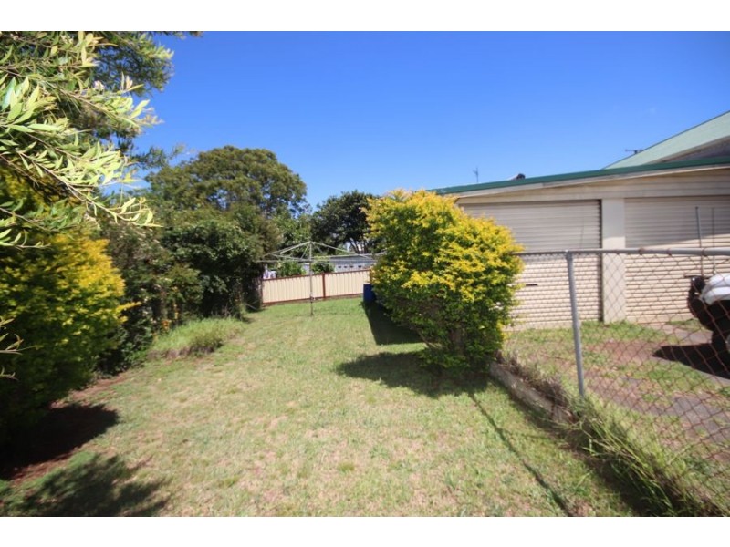 2 Coonan st, Harlaxton QLD 4350
