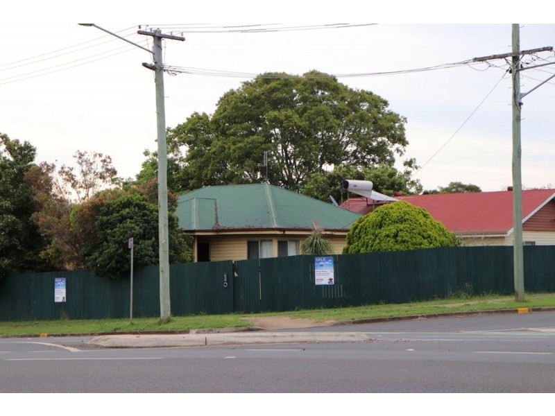 2 Coonan st, Harlaxton QLD 4350