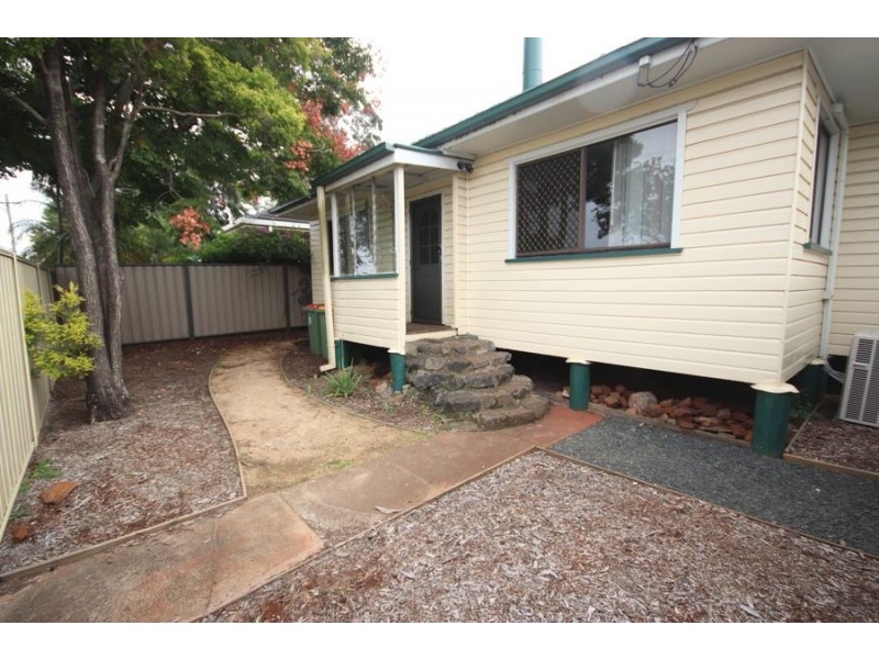 325 James Street, Newtown QLD 4350