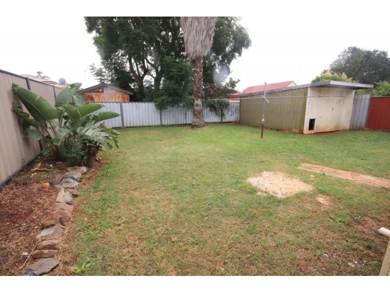 325 James Street, Newtown QLD 4350