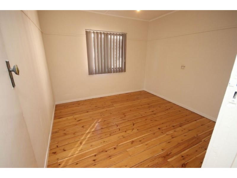 325 James Street, Newtown QLD 4350