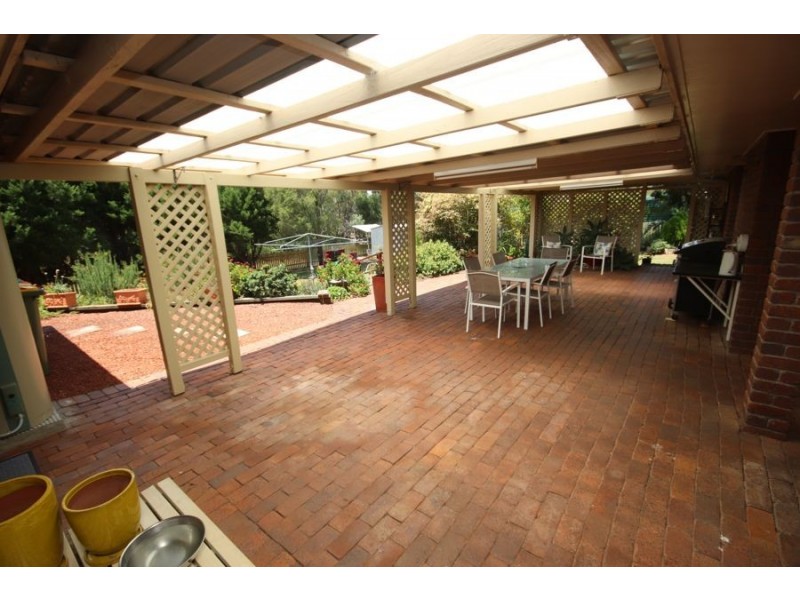 15 Railway Terrace, Crows Nest QLD 4355