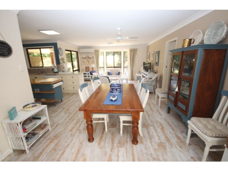 15 Railway Terrace, Crows Nest QLD 4355