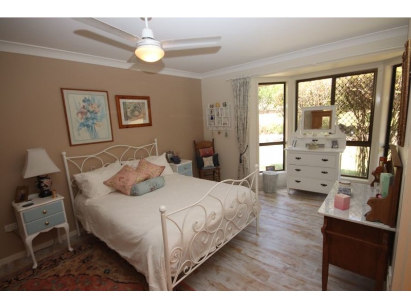 15 Railway Terrace, Crows Nest QLD 4355