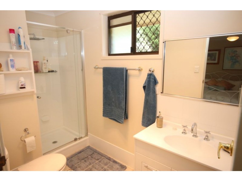 15 Railway Terrace, Crows Nest QLD 4355