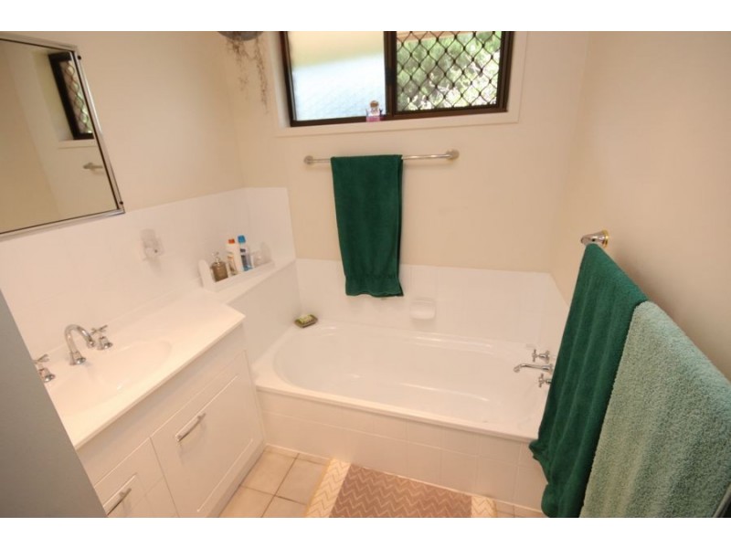 15 Railway Terrace, Crows Nest QLD 4355