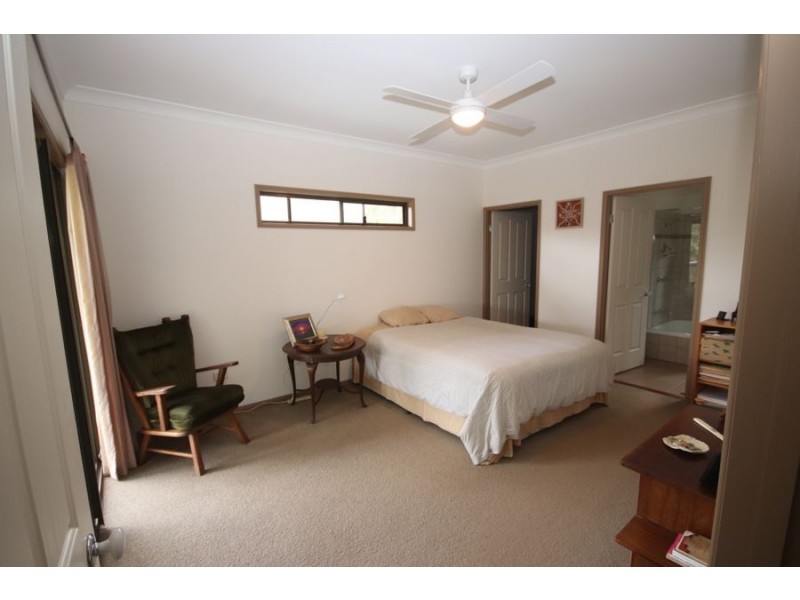 92 Forest Drive, Hampton QLD 4352