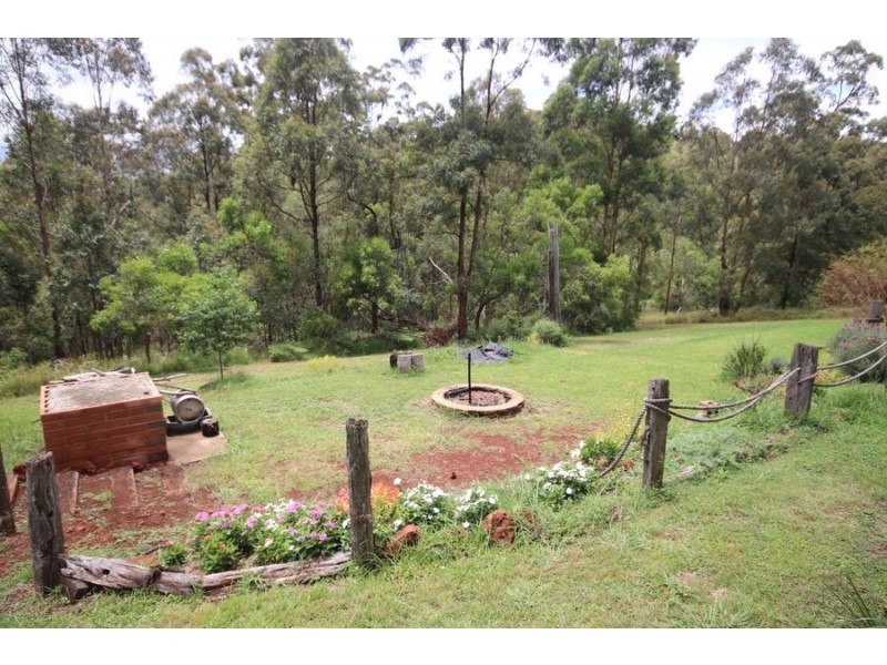 92 Forest Drive, Hampton QLD 4352