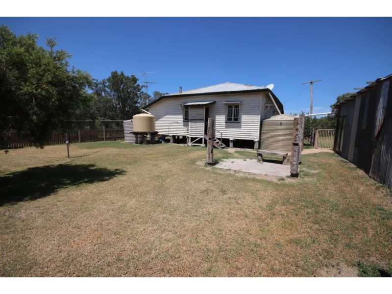 39 McNairn Road, Crows Nest QLD 4355