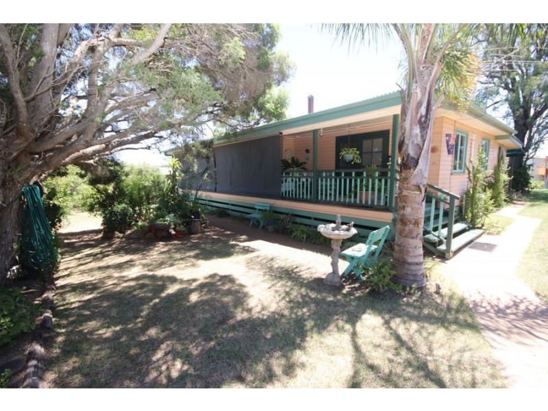 39 Cooke Street, Goombungee QLD 4354