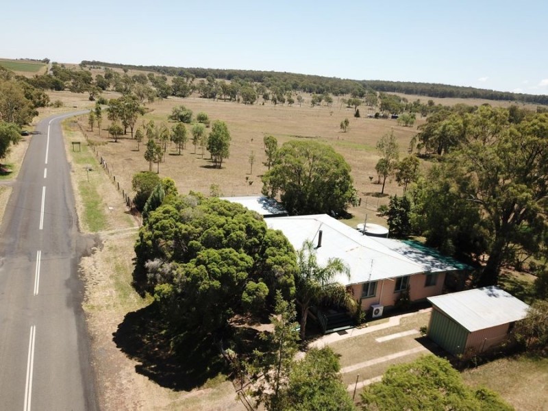 39 Cooke Street, Goombungee QLD 4354